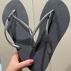 New Havianas Sandals Silver Gray size 9/10